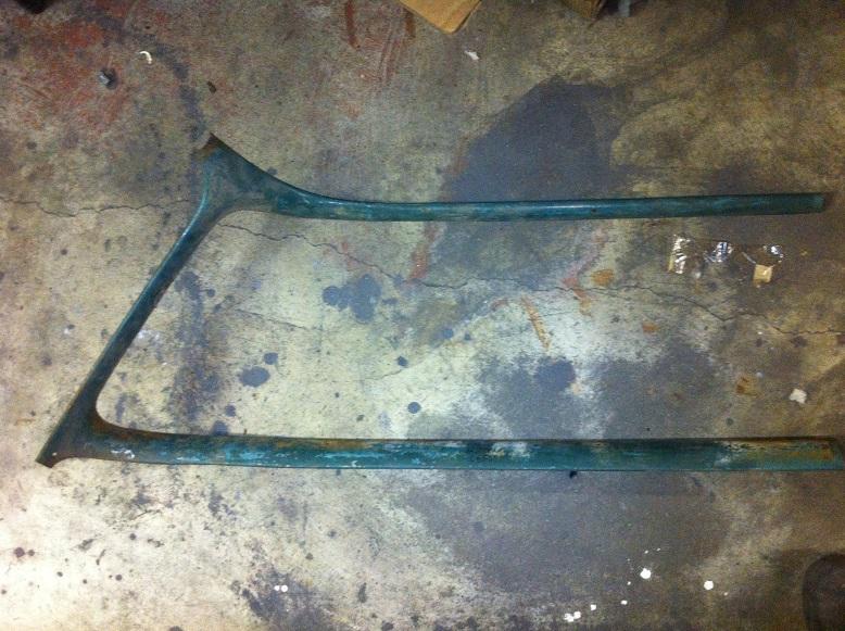 55 56 57 chevy 4 door wagon curved quarter window garnish trim molding left side