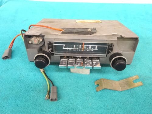 1970 dart, duster, a-body, am radio, w- knobs, has chrome push buttons, #2884750