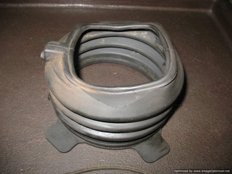 Sell 1981 XJ650 MAXIM SWING ARM DRIVE SHAFT RUBBER BOOT YAMAHA XJ 650