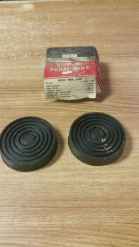 Ford, lincoln, mercury &amp; studebaker 1932 - 1952, pedal pads (1pr), nice nors !