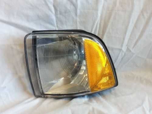 Right driver&#039;s side front signal lens fits 99-02 dodge ram new