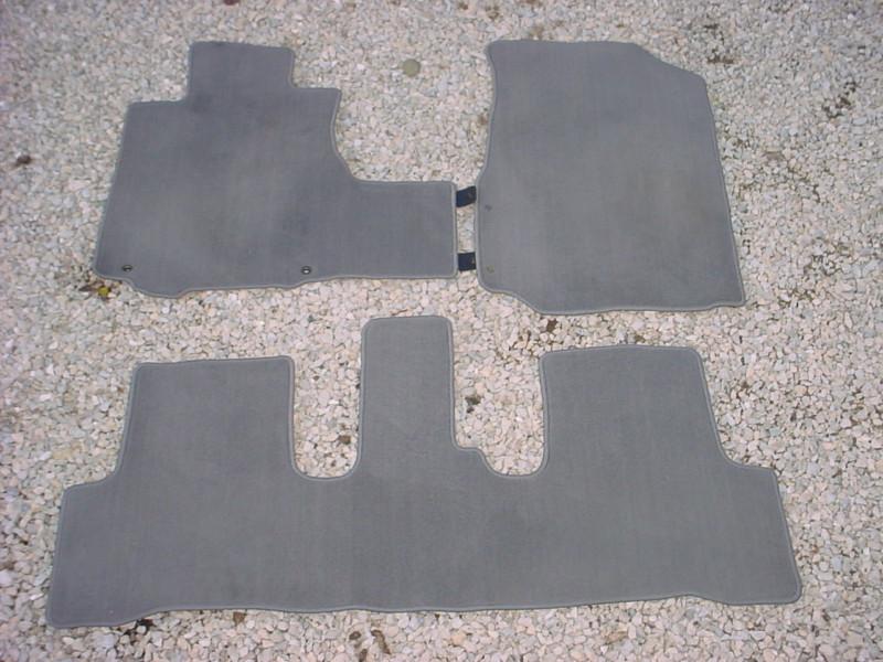 Sell Honda CRV CRV OEM Factory Floor Mats Gray Carpet 20072011 LX EX