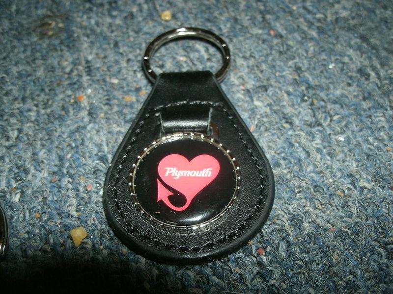 1967 1968 1969 1970 PLYMOUTH FURY VIP BARRACUDA VALIANT HEART KEYCHAIN BLACK, US $7.99, image 2
