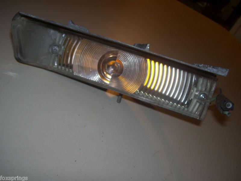 Sell 1966 CHRYSLER RIGHT PARKING LIGHT ASSEMBLY 2575958 2575960 66C CHR38 in Thomasville