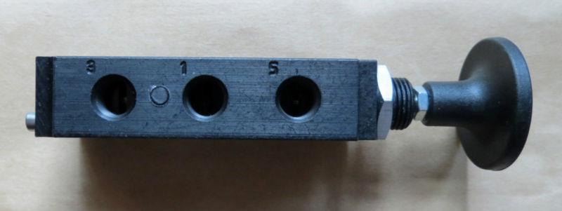 Air control tailgate valve