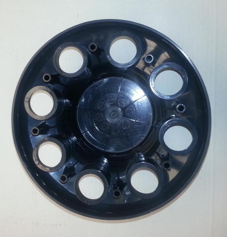 Sell GM OEM 15635593 Original Hub Cap NEW in Hibbing, Minnesota, US