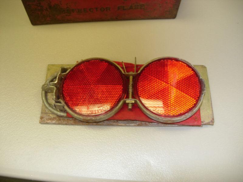Sell GROTE REFLECTOR FLARE BOX in Perrysburg, Ohio, US, for US 20.00
