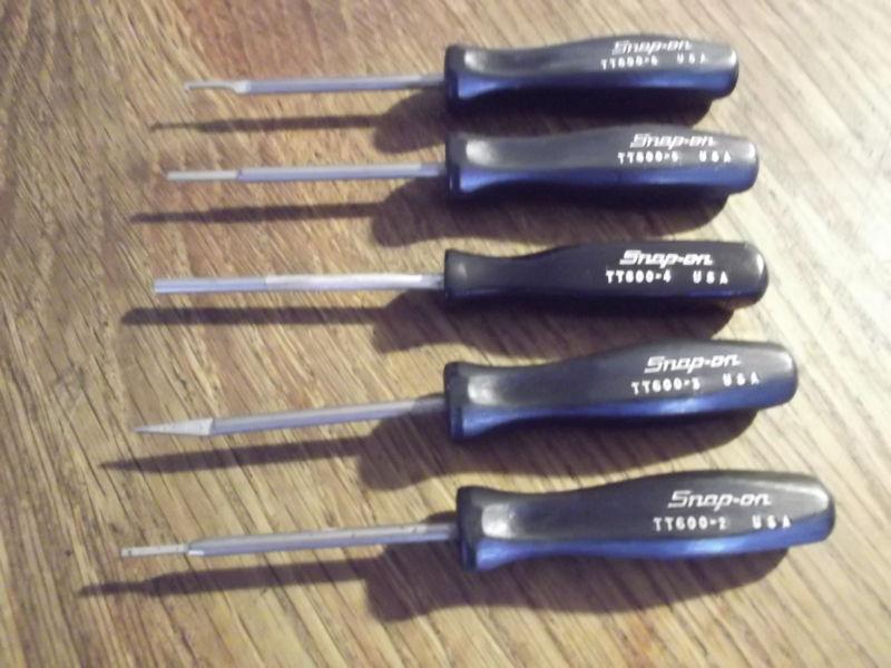 Snap on tools tt600 set for wire terminal servicing