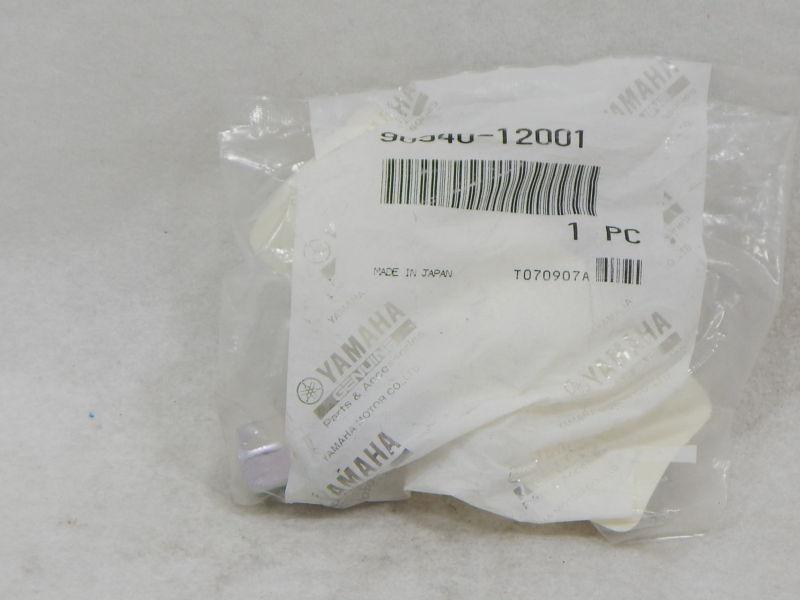 Yamaha 90340-12001 plug *new