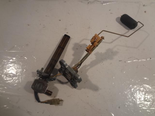 2000 1999 99 00 suzuki hayabusa gsx1300r fuel level sending unit petcock z164