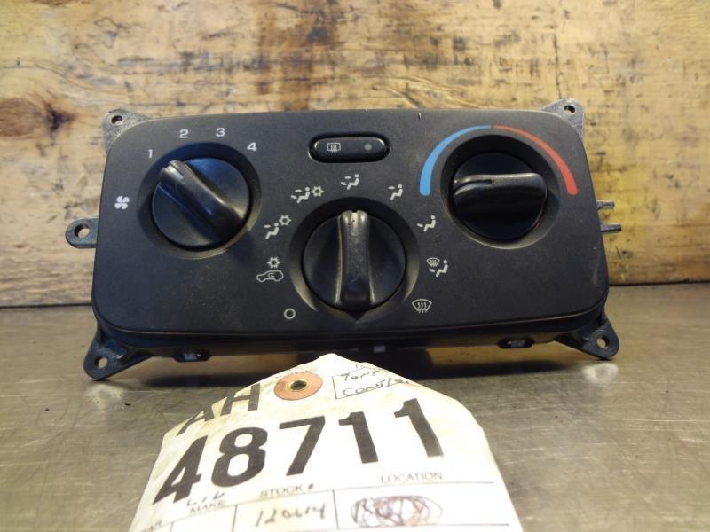 Sell 02 03 JEEP LIBERTY w/AC TEMPERATURE CONTROL ASSEMBLY w/3 KNOBS
