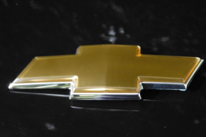New7 1/4'' chevy emblem oem hhr, uplander gold and chrome  2006 07 08 09 10 11 