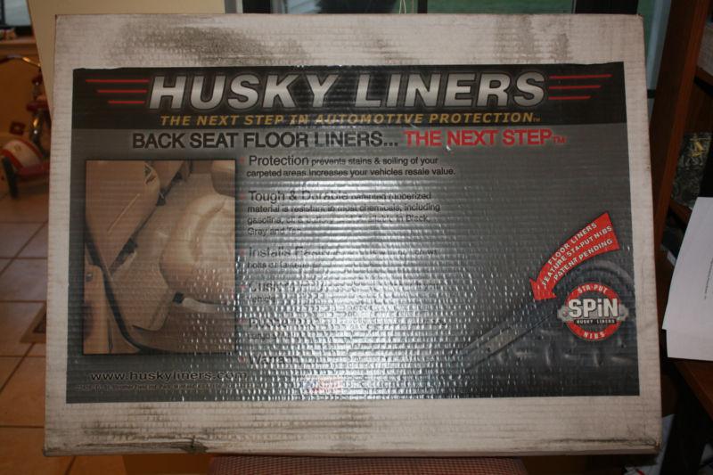 Husky 2nd seat floor liner grey 61412 2007 -2012 yukon/tahoe/escalade