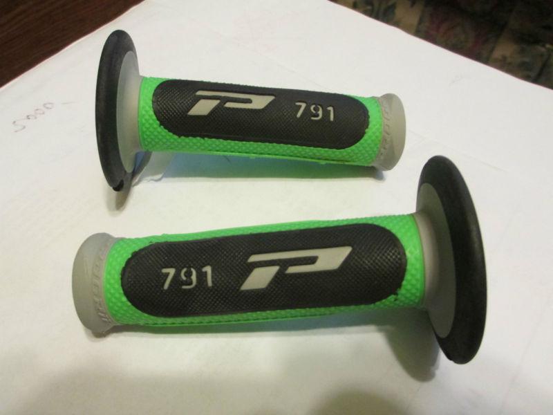 Pro grip 791 gel mx grips green triple density half waffle 