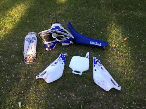 Yamaha yz80 plastics tank seat yz 80 fenders number plates shrouds 93-2001