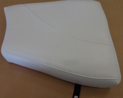 Bayliner '98 capri cj (1800 lsv) stbd bow seat cushion (361) in white