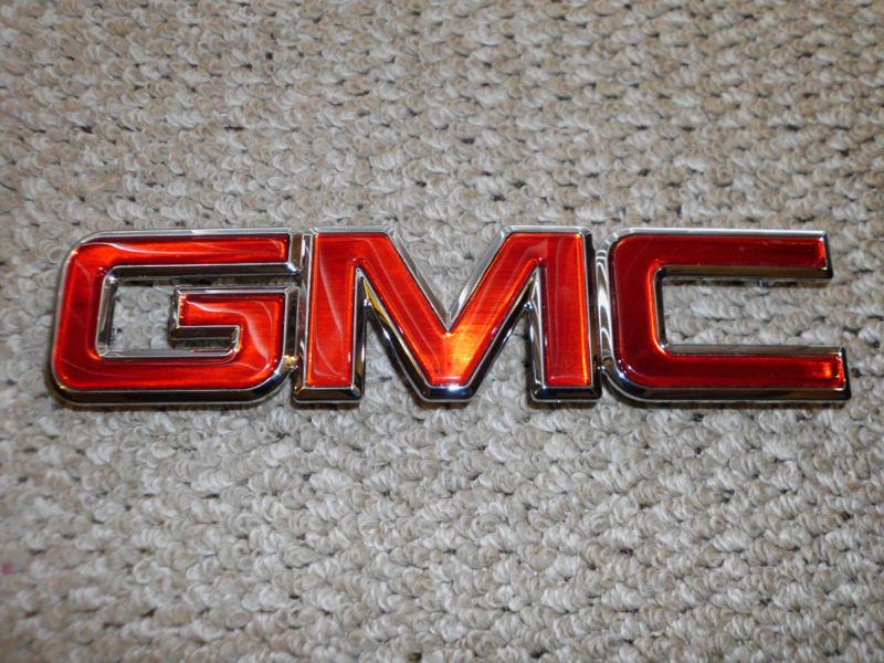 00 01 02 03 04 05 06 07 gmc sierra oem grille emblem brand new