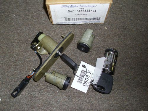 New oem 2000 2001 2002 2003 ford focus door lock kit