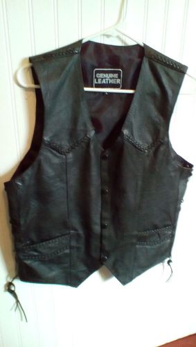 Mens black leather vest sz lg in vgc braids and lace motorcycle