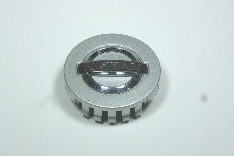 Sell 01 10 NISSAN XTERRA/TITAN/PATHFINDER OEM WHEEL CENTER CAP (40342