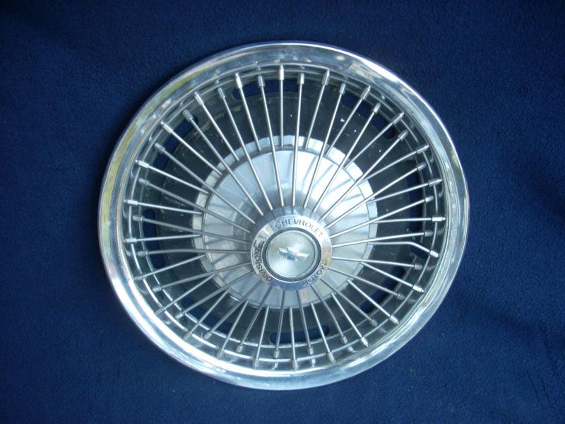 Chevrolet motor division vintage car auto chevy wire wheel cover cap 3908762