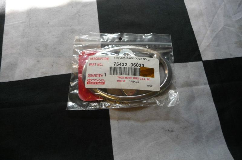 Toyota 4runner camry matrix rav4 sequoia sienna solara yaris emblem 7543206030