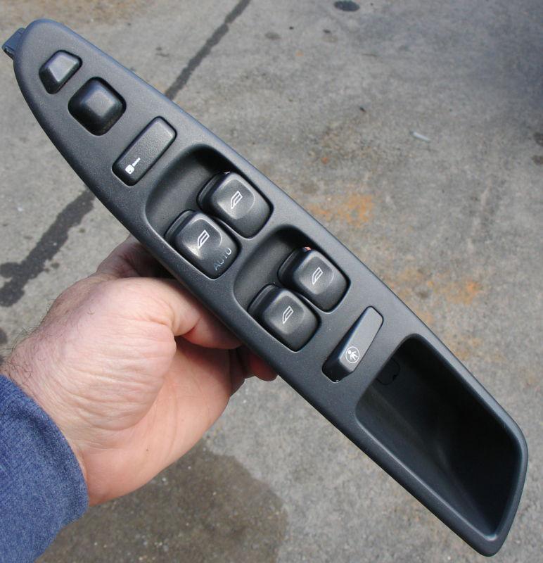 2000 2001 2002 2003 2004 volvo s40 v40 drivers side power window  switch,