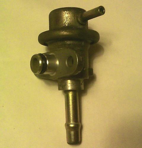 95 96 97 98 99 oem nissan maxima infiniti 130 fuel pressure regulator fpr used