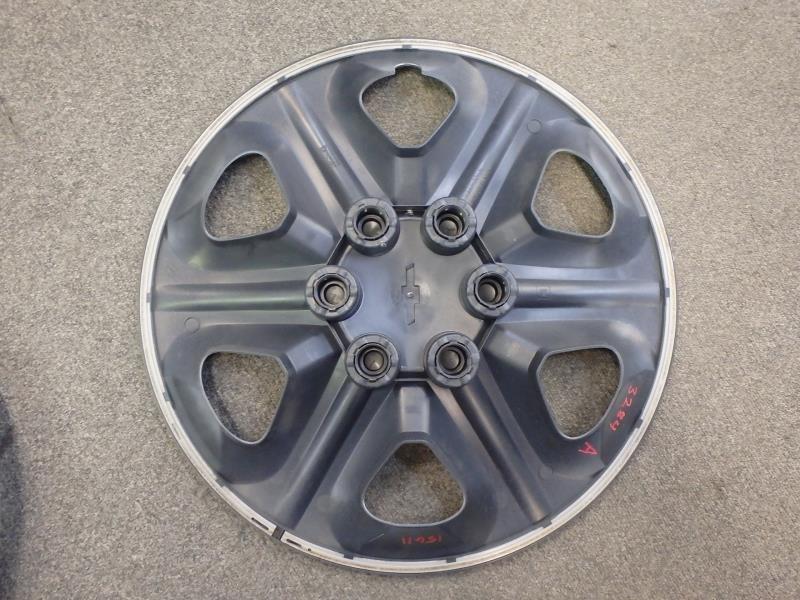 Buy 05 06 EQUINOX WHEEL COVER in Fort Wayne, Indiana, US, for US 45.00