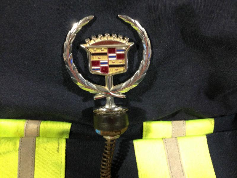 1997,1998,1999 cadillac deville,dts,dhs hood ornament emblem very nice 97,98,99 