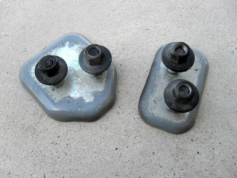 93-02 camaro z28 r/h right passenger side upper & lower door hinge plate bracket