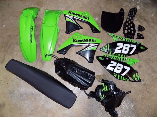 Body kit, gas tank, seat, air box, seat, fenders, kx250f kx250 kxf 250 '09