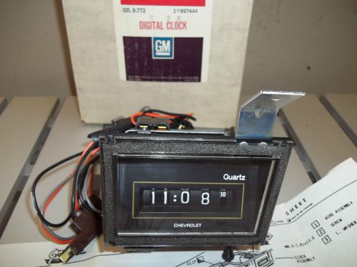 Vintage gm chevrolet quartz dash clock