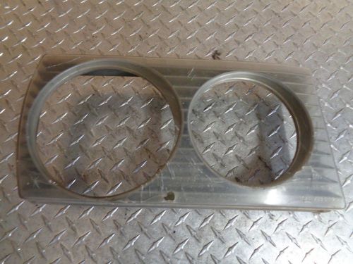 84 mercedes 300 d turbo diesel rh headlight lamp bezel trim cover oem