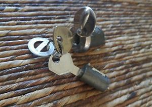 Nos oem vtg 1942-48 ford door lock cylinder &amp; glove box cylinder w/ keys 1950s