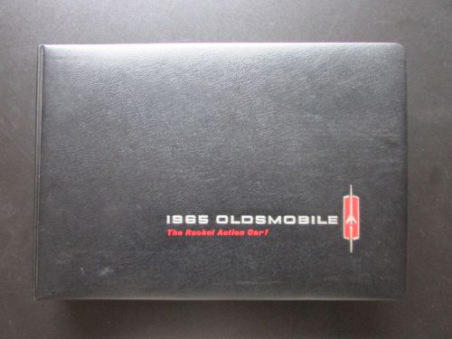1965 oldsmobile dealer &#034;colors &amp; fabrics&#034; book, r a r e ! ! !
