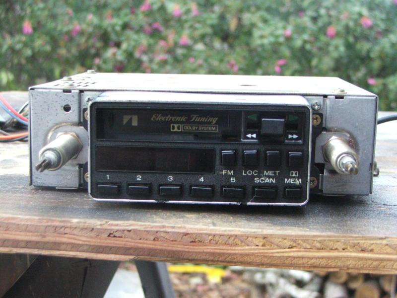 Jeep wagoneer oem cassette radio works great 3238661