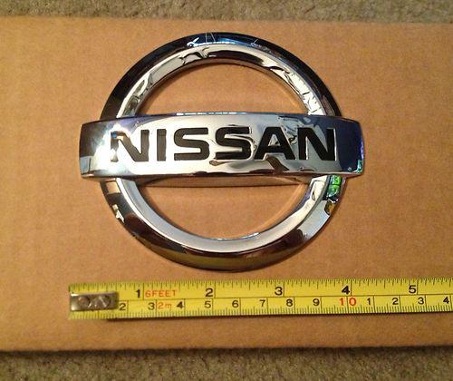 Used genuine oem nissan rear emblem from 2013 altima 84890-3ta0a
