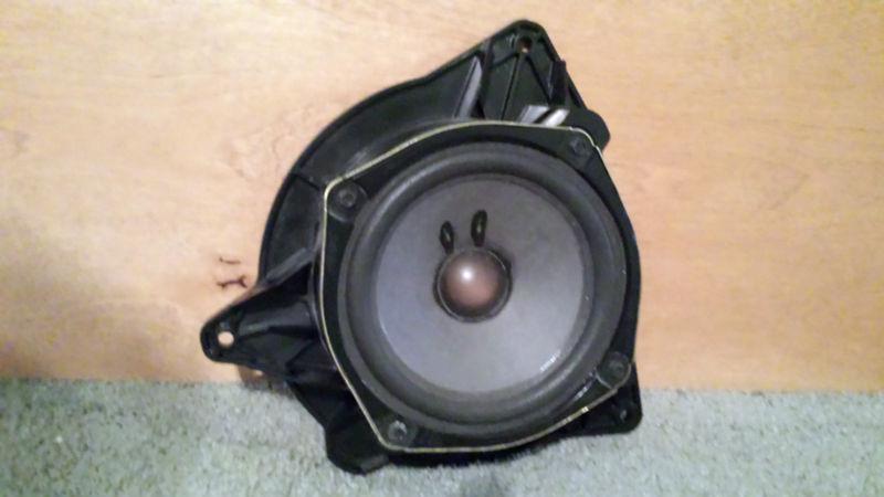 04 cadillac cts-4 front pass side bose speaker pt# 25752204