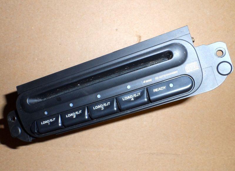 99-02  jeep doodge chrysler cd player, tape, radio, p04858522ah (s7)
