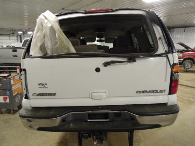 2004 chevy tahoe tail lamp light right