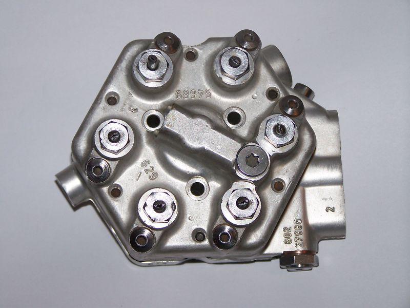 Mercedes 280se 280ce 300ce fuel distributor regulator injection unit 0438100099