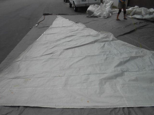 4632  hank-on sailboat jibsail  luff=27' 11"