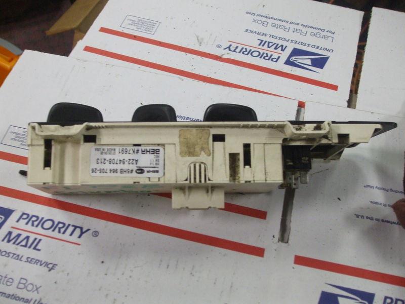 Buy 832 Freightliner Century Class HVAC contoller heat a/c switches in Batesville, Arkansas, US