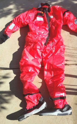 Mustang ocean commander oc4000 survival suit