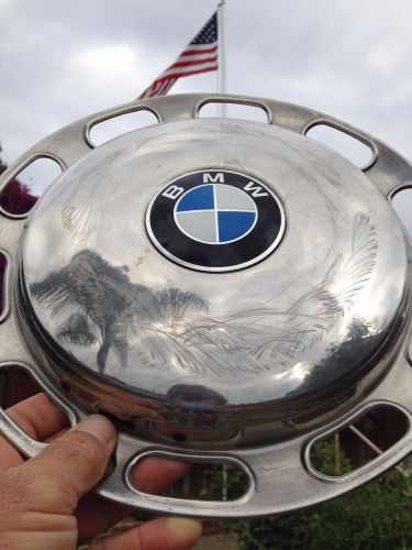 Bmw 2002 hubcap