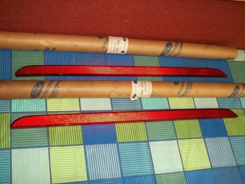2 very nice rh nos 1972 ford thunderbird rear reflectors 72 t-bird d2sz-13a565-a