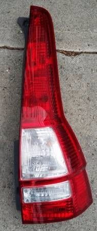 Oem !!! 2077  thru 2011 honda cr-v tail lamp passenger side