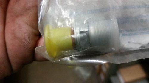 Ford 3c3z9n320ba, 1839027c91 fuel filter fitting