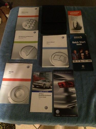 2011 volkswagen jetta oem owner&#039;s manual set with factory case – used
